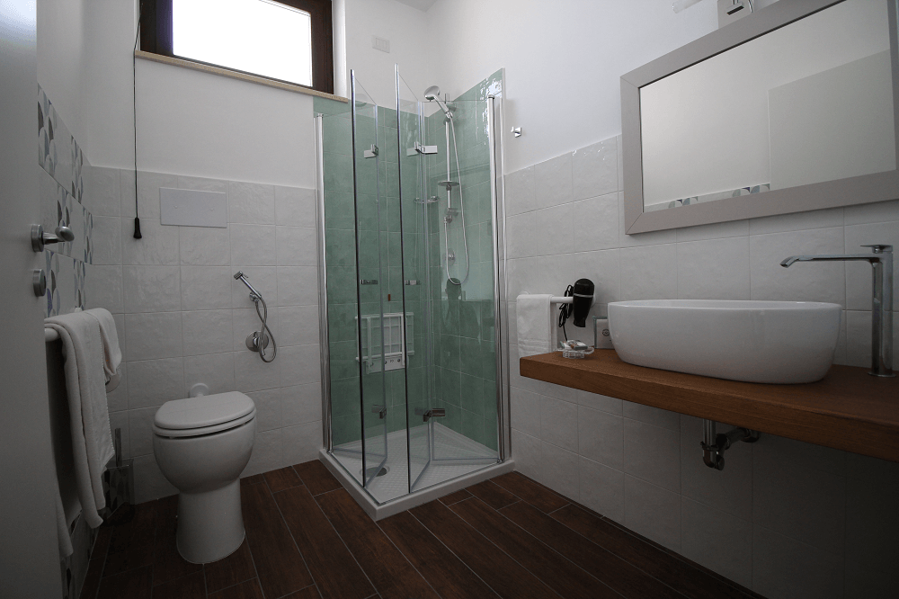 camera-matrimoniale-accessibile-bagno.png